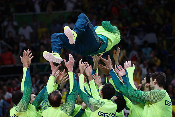 从基础到进阶:排球发球姿势的写作框架